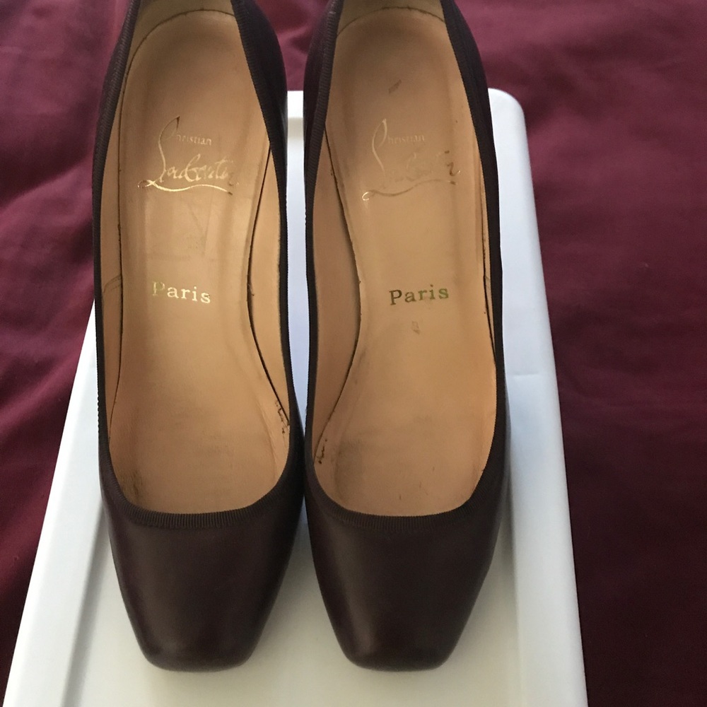 Classic Christian Louboutin. Authentic size 9 US